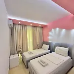 Chloe Apartment *